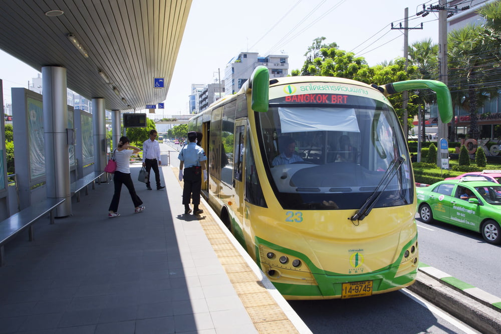 曼谷人绝对应该尝试的超快便捷公共交通 BRT